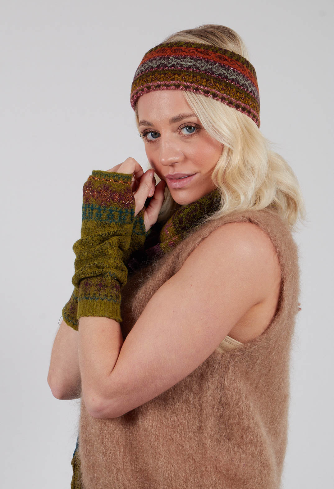 Decorative Wool Armwarmers in Olive