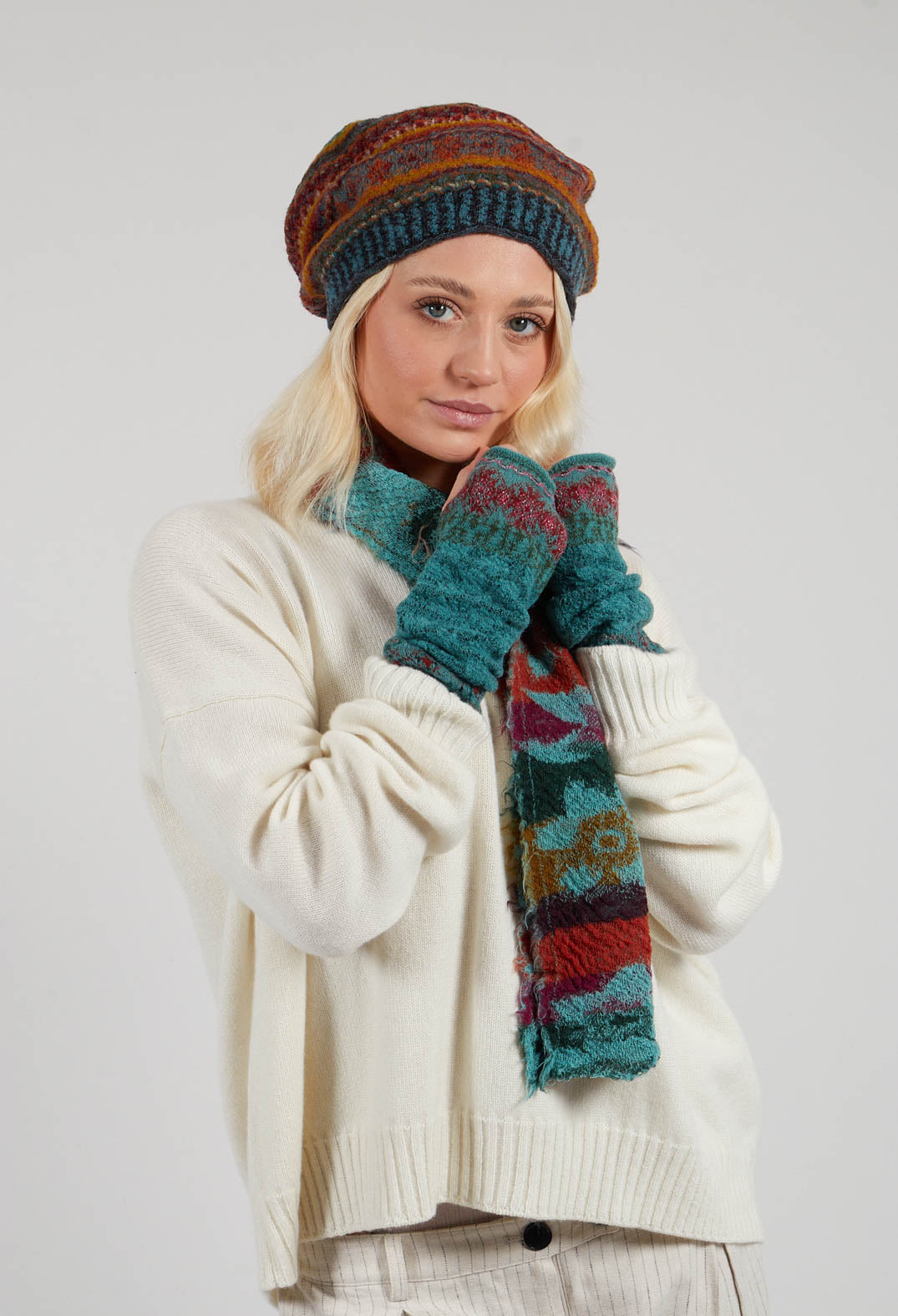 Decorative Wool Armwarmers in Turquoise