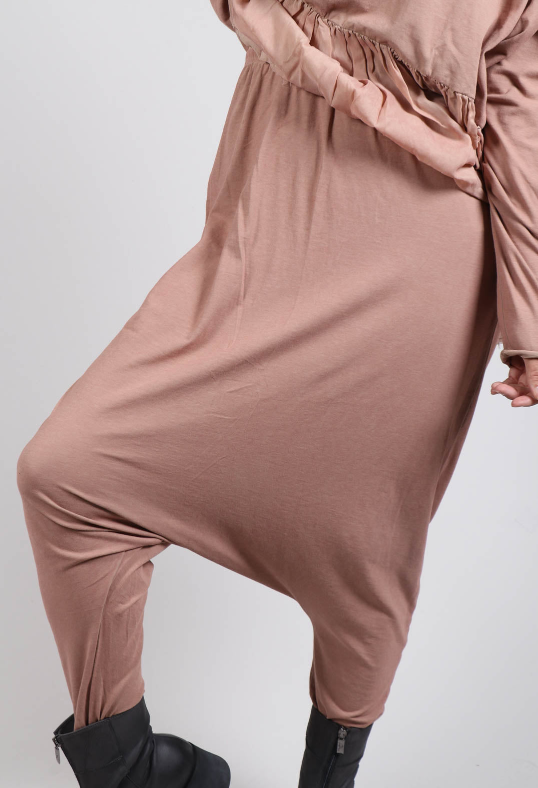 Buy HRX By Hrithik Roshan Women Sea Green Drop Crotch Seamless Yoga Joggers  - Track Pants for Women 2131388 | Myntra