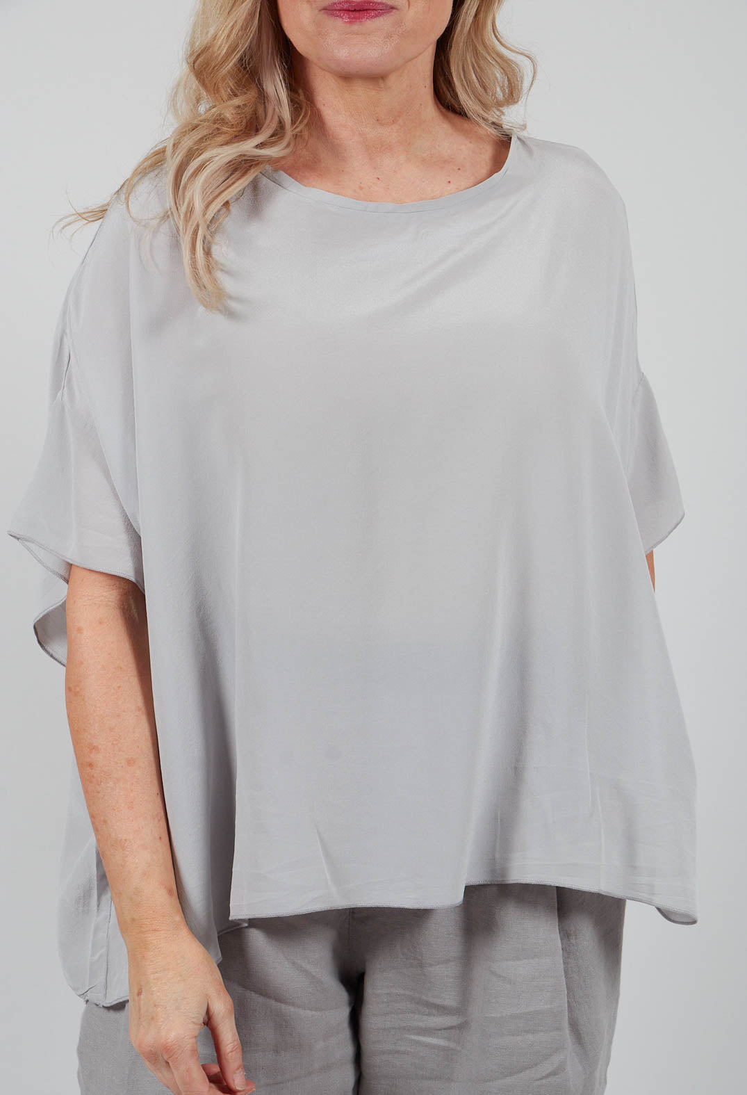 Drop Shoulder Short Sleeve Top in Silver Gray