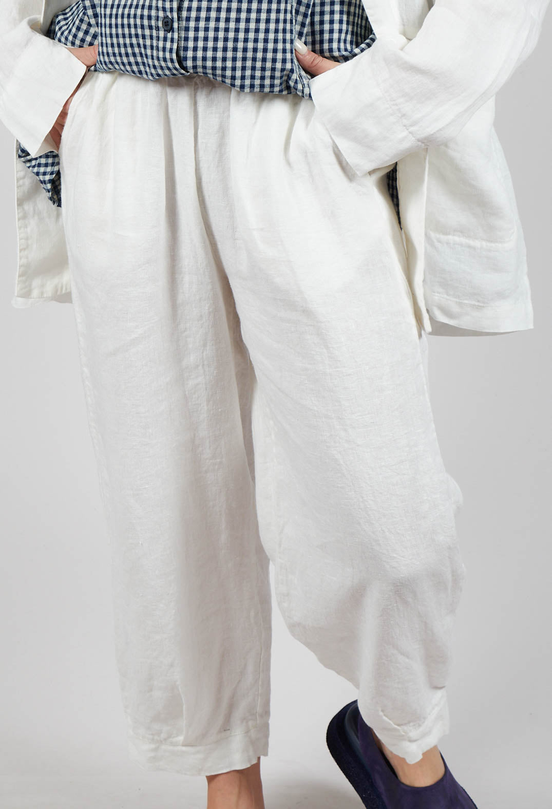 Wide Leg Turn Up Trousers in Off-White