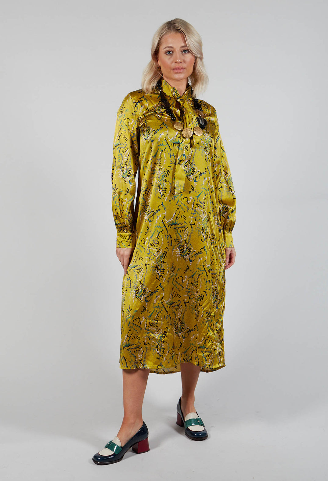 Noley Dress with Bow Collar in Anthurium Canary