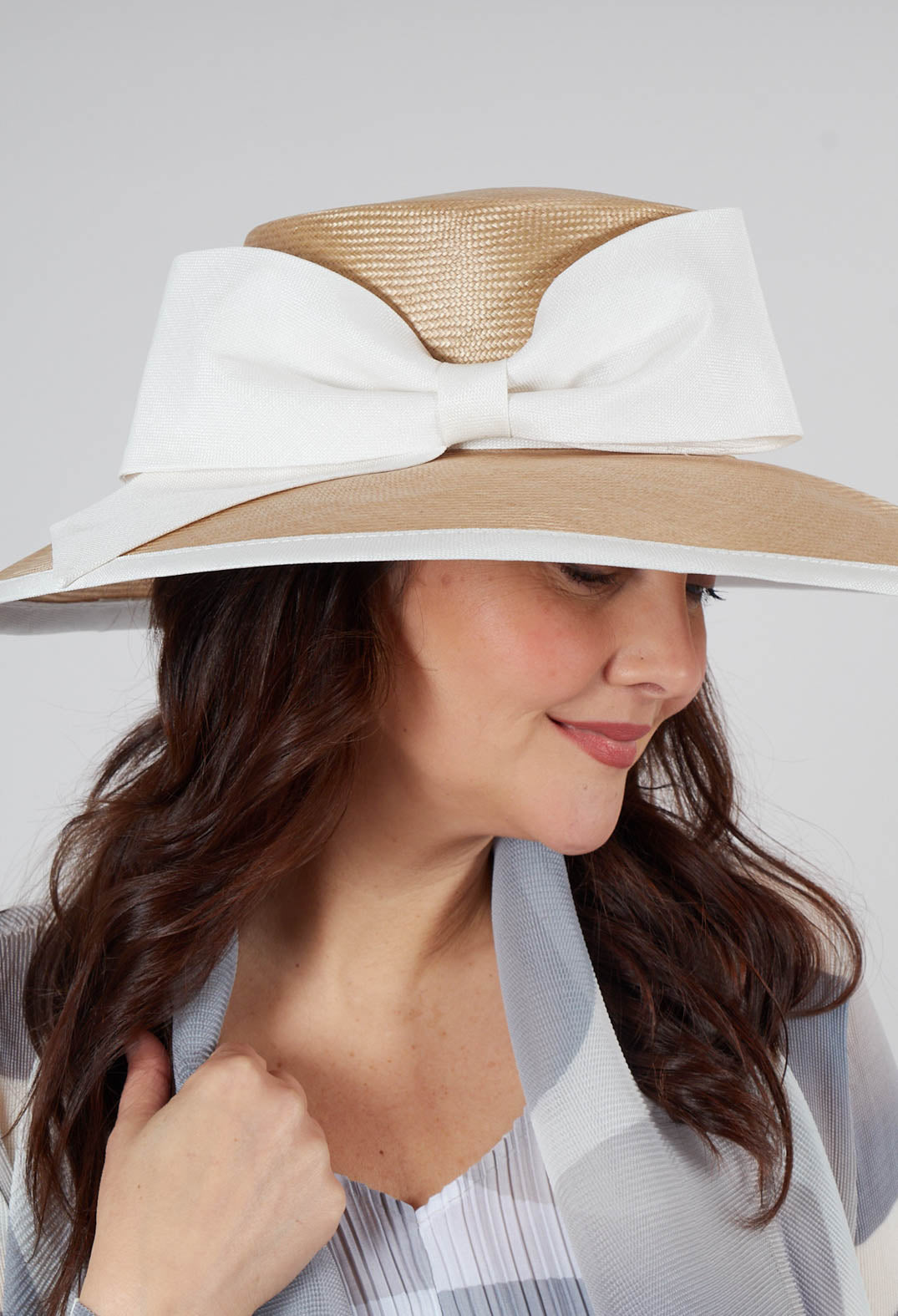 Bow Hat in Biscuit and Ivory