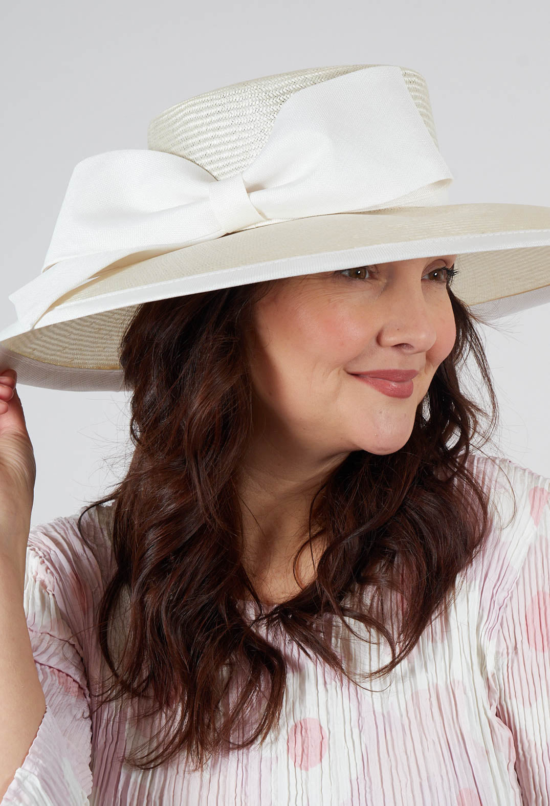 Bow Hat in Ivory