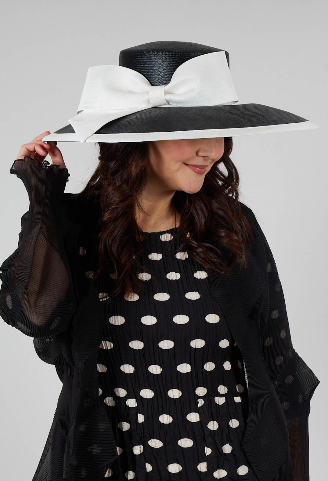 Bow Hat in Black and Ivory