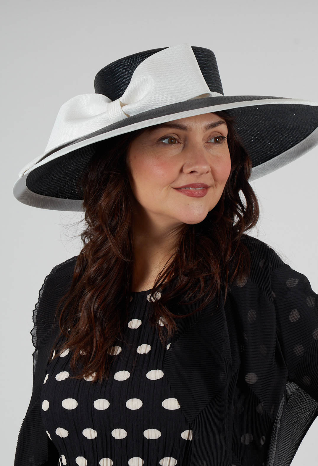 Bow Hat in Black and Ivory