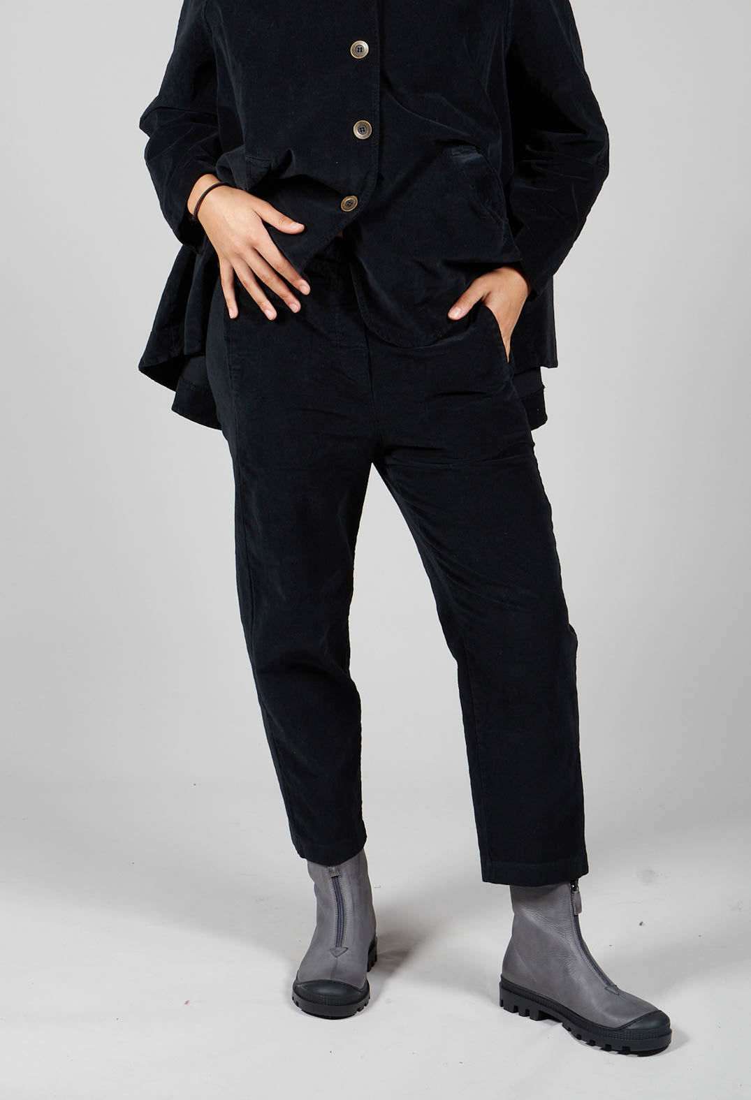 Elastic Waist Trousers with Pockets in Black