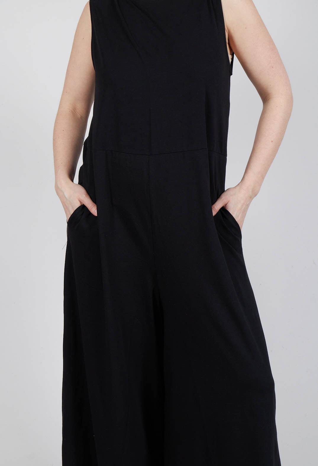 Fine Jumpsuit in Nero