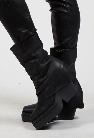 Foldover Heel Boot in Gasoline Nero