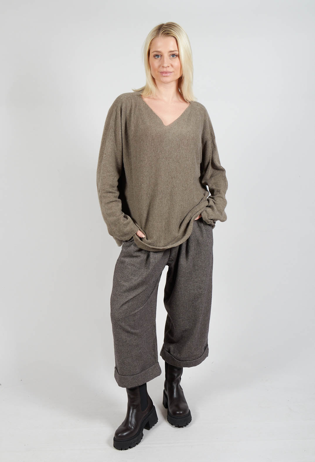 HK V Neck Oversized WS in Nut