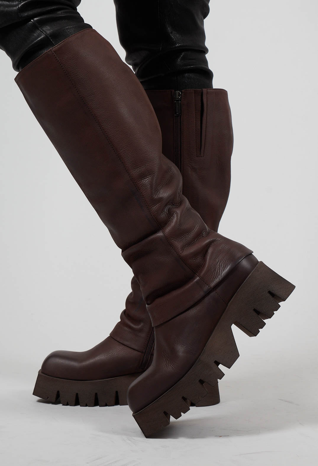 High Boots with Square Toe in Gasoline Chocolate