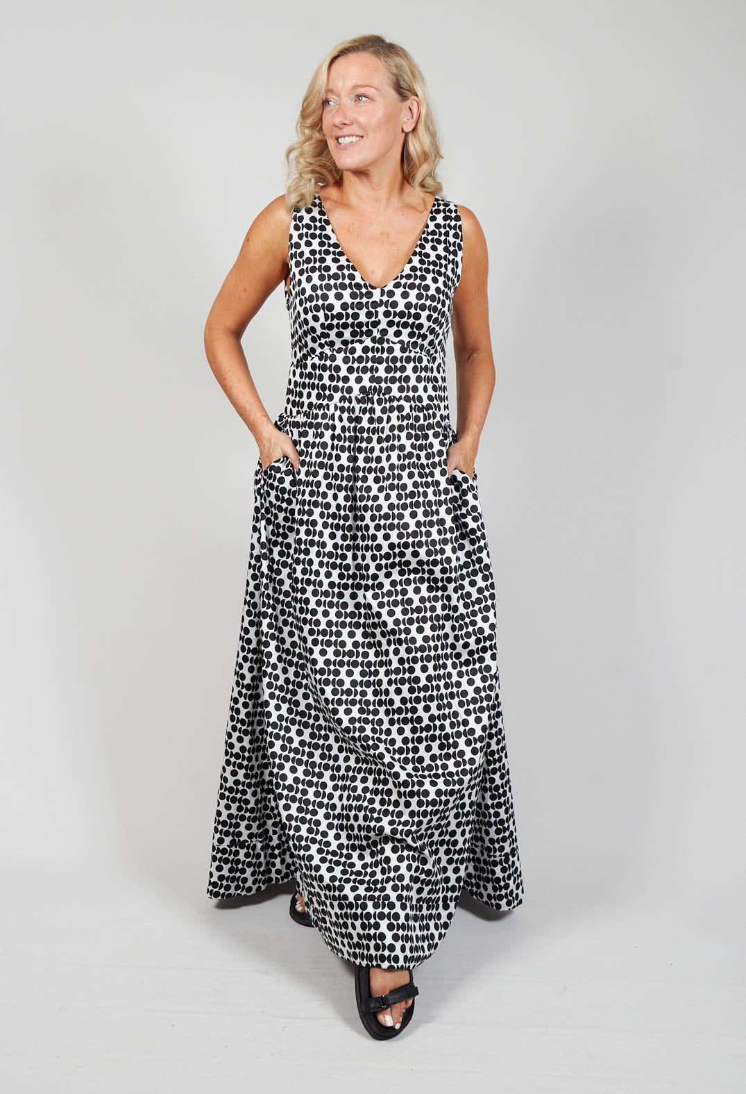 V Neck Maxi Dress with Spot Print in Black – Olivia May