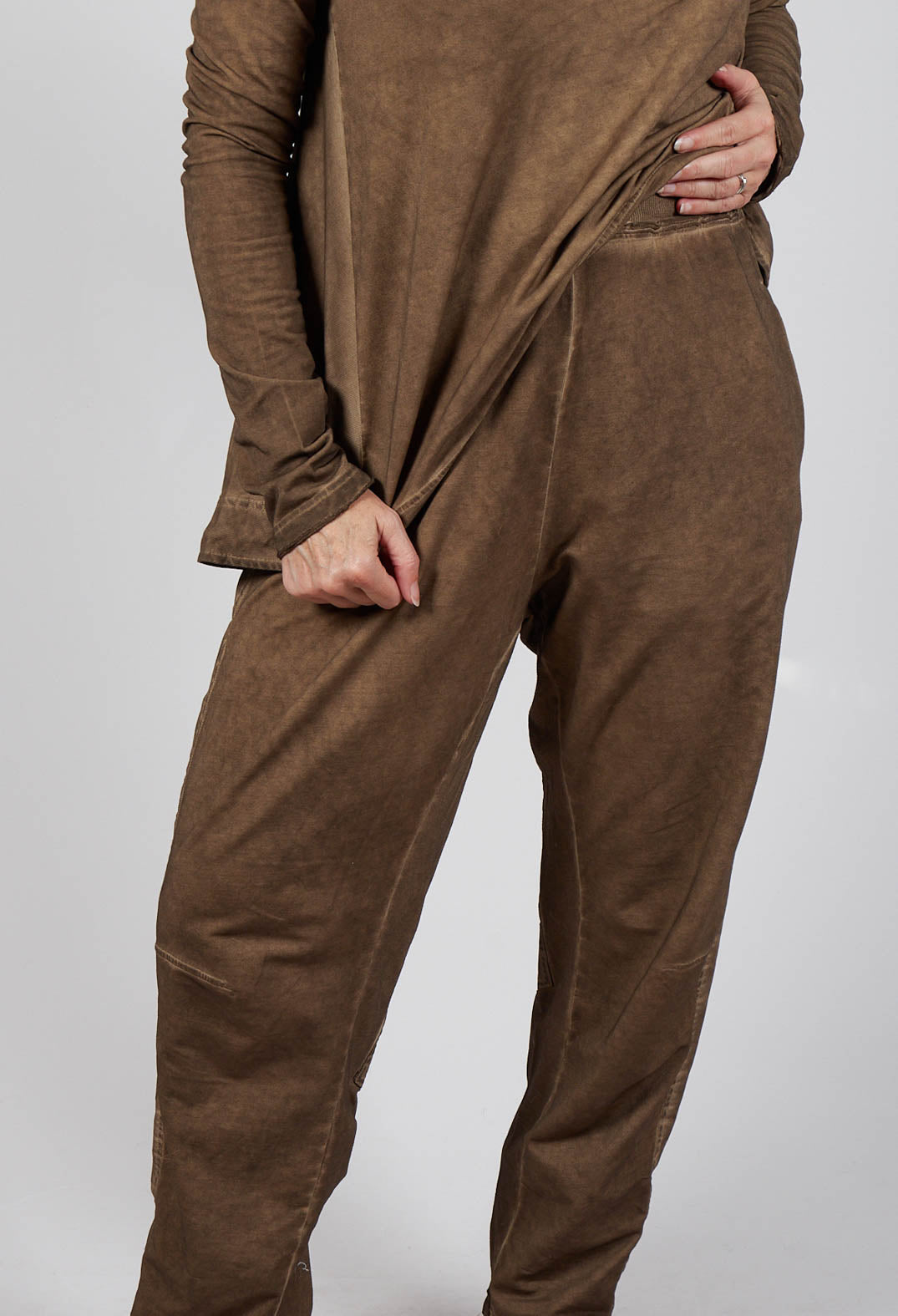 Jogger Trouser in Camel Cloud