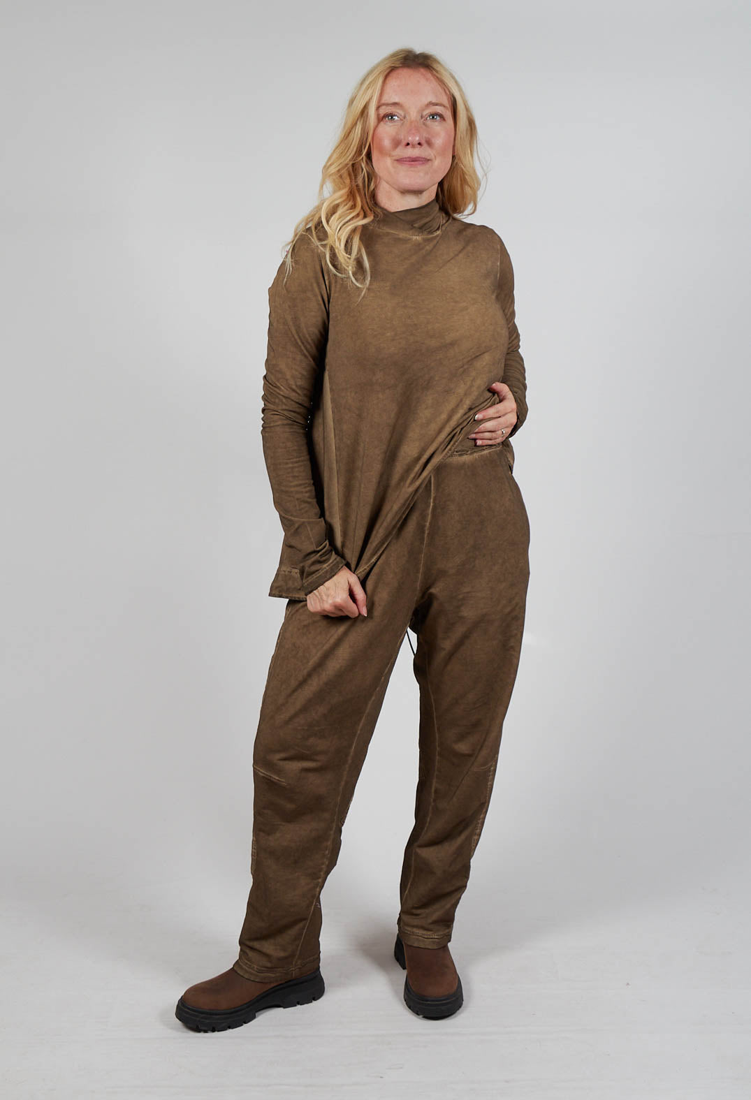 Jogger Trouser in Camel Cloud