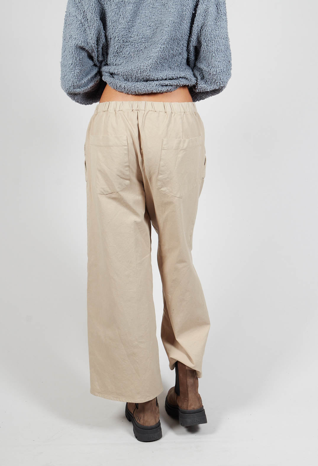 Kafallt Trousers in Karton Beige