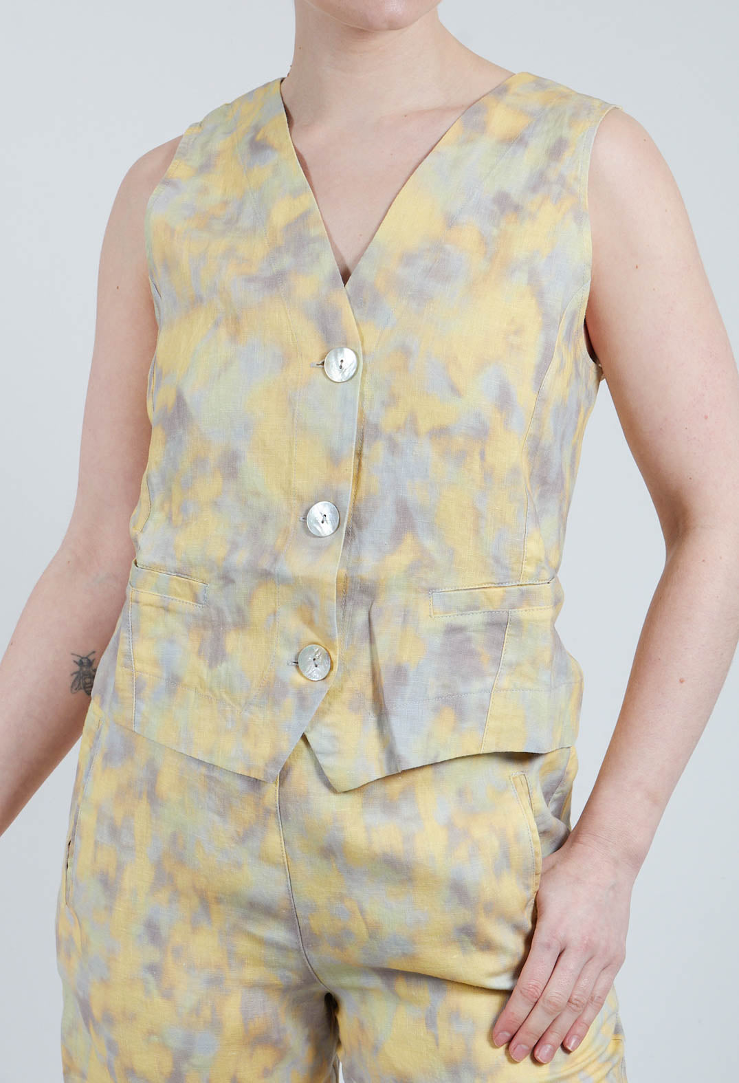 Kazamar Vest in Sunlight Print