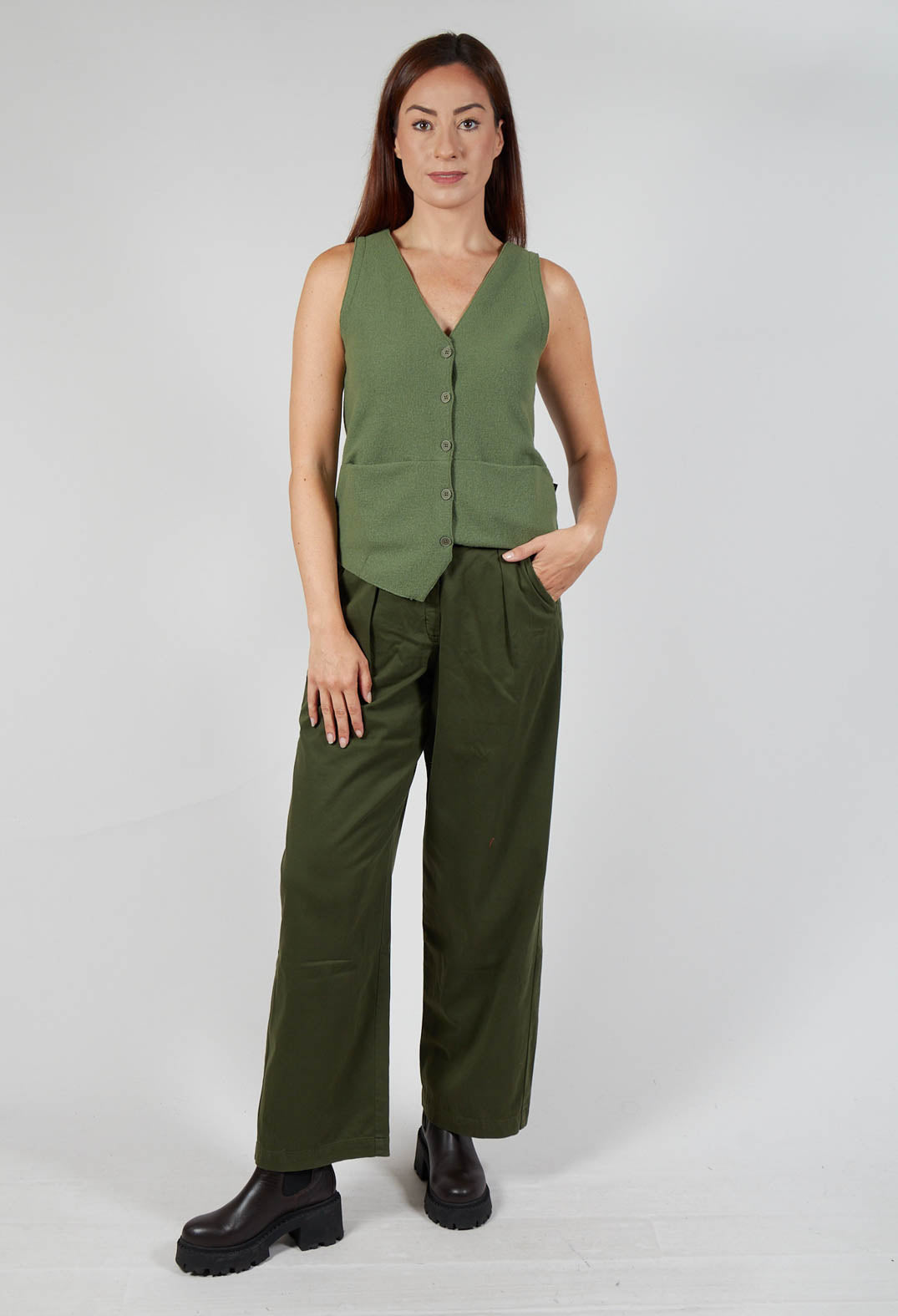 Koniso Trousers in Khaki