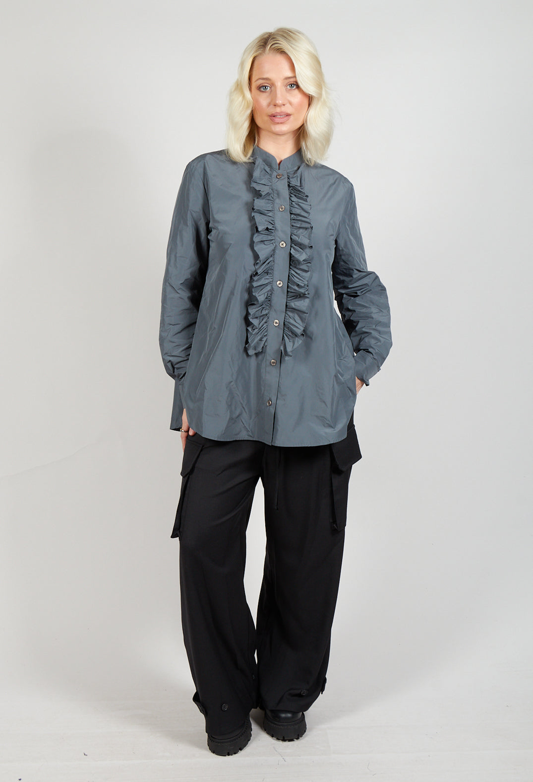 Light Taffeta Blouse with Ruffles in Oliv