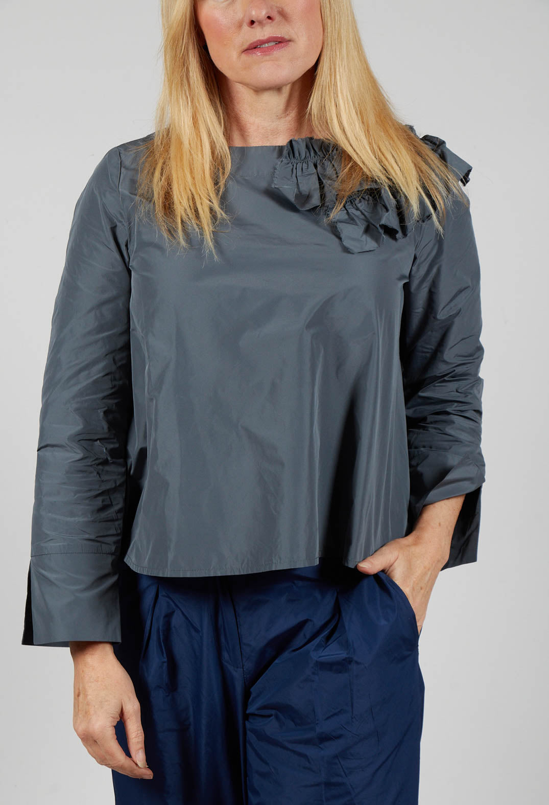 Light Taffeta Shirt with Ruffles in Oliv