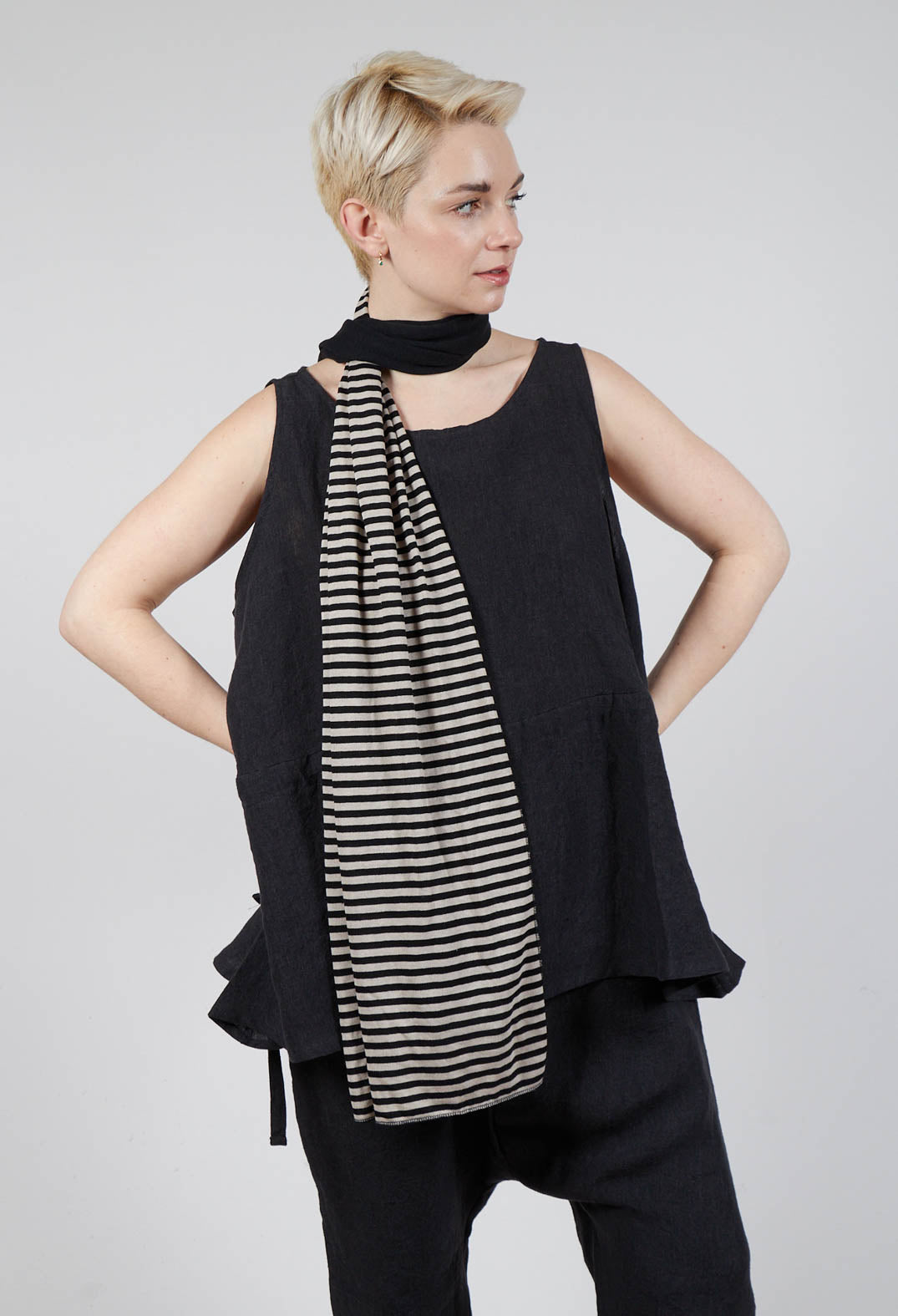 Limpida Scarf in Nero