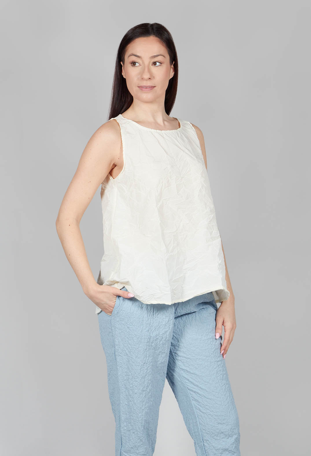 Lira G Top In Mandorla