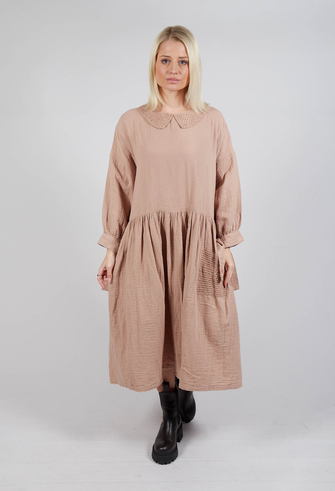 Lise Lott Dress in Taupe