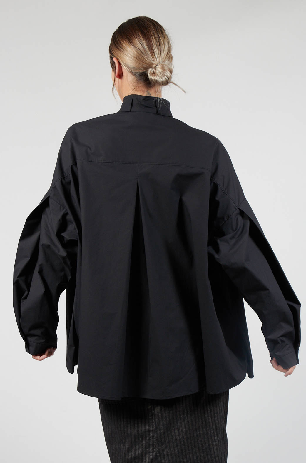 Longline Shirt in Black