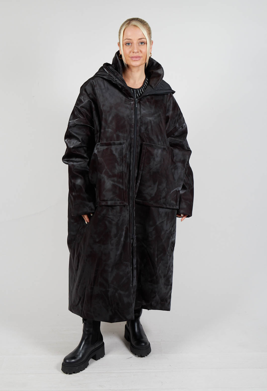 Lubi Coat in Black and Burgundy