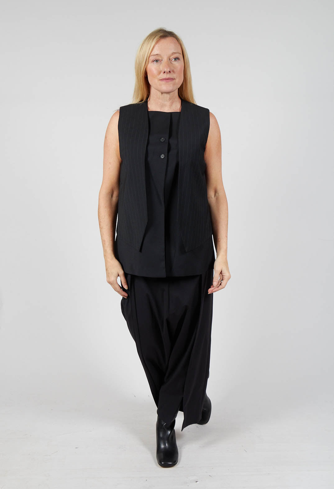 Monteurano Waistcoat in Nero