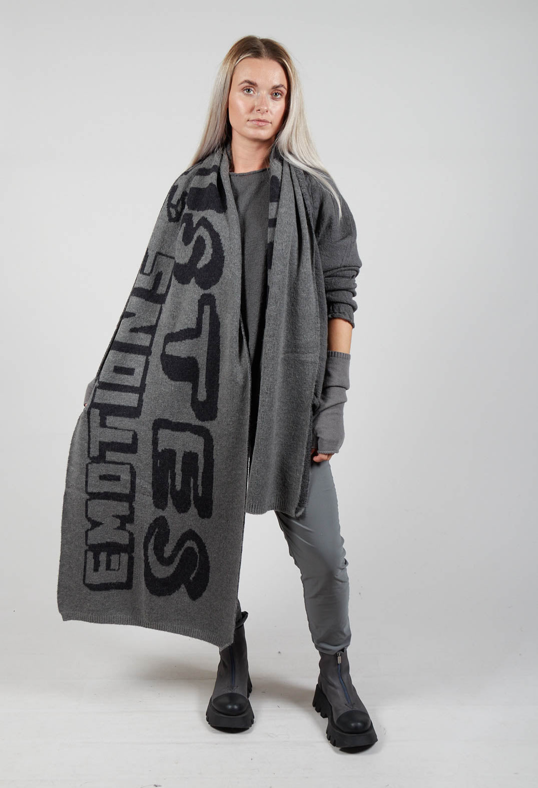 Oversized Scarf in Rock Jacquard