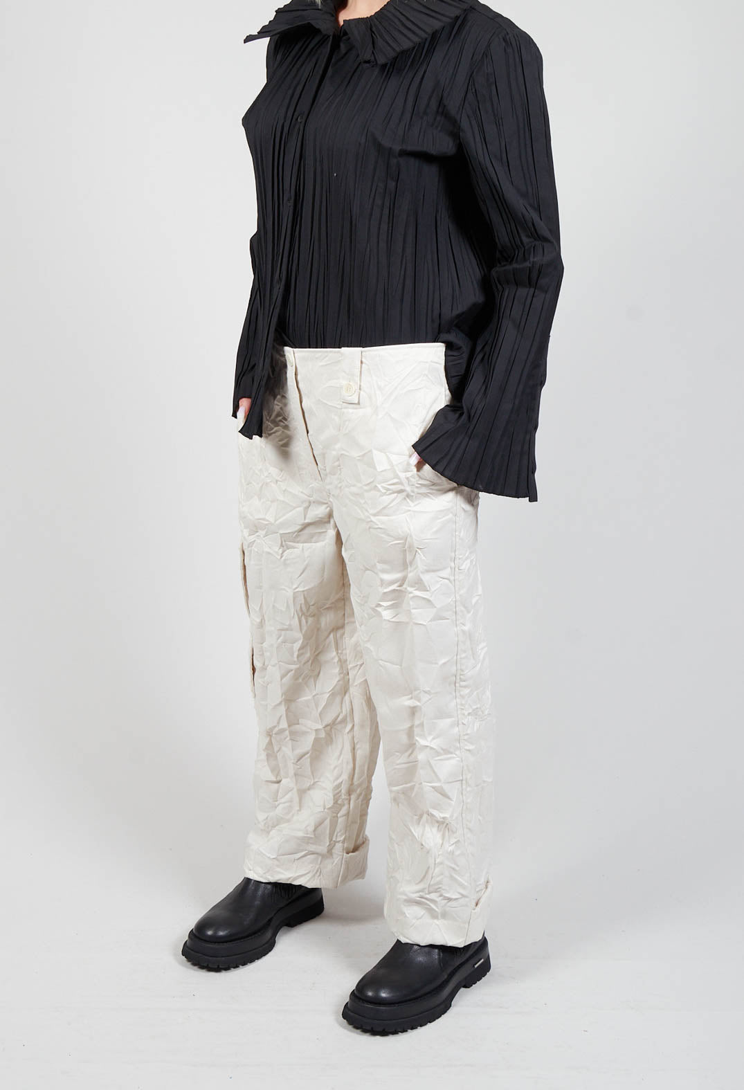 off white ladies wide leg trousers with side pockets