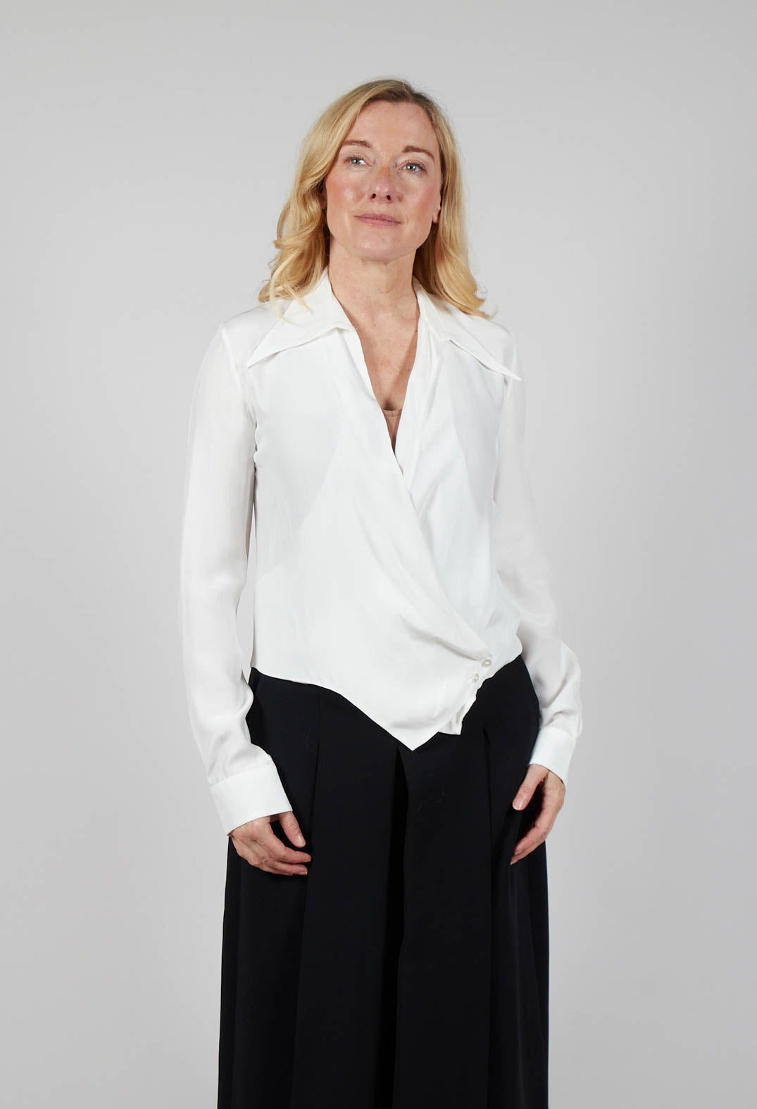 Phoebe Blouse in Bianco