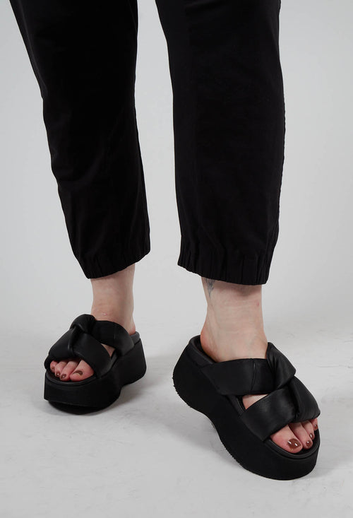 Platform Sandals in Gasoline Nero