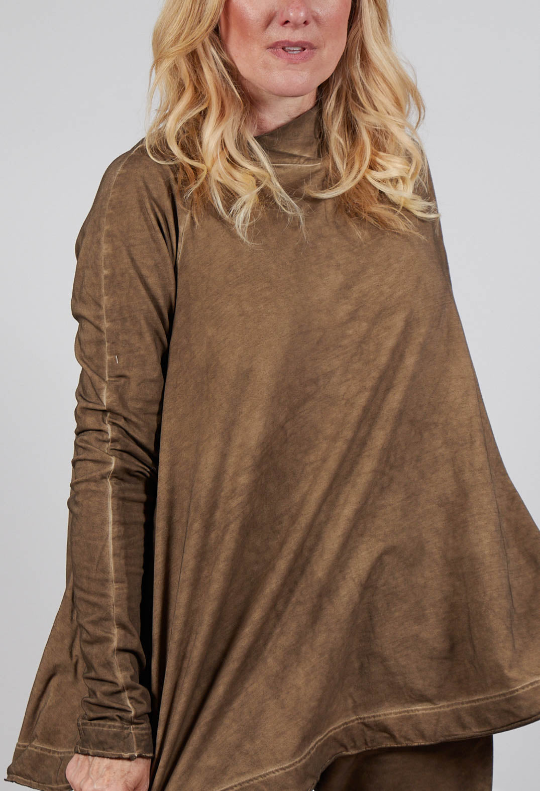 Pleat Top in Camel Cloud