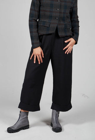 Pleated Slacks in Black