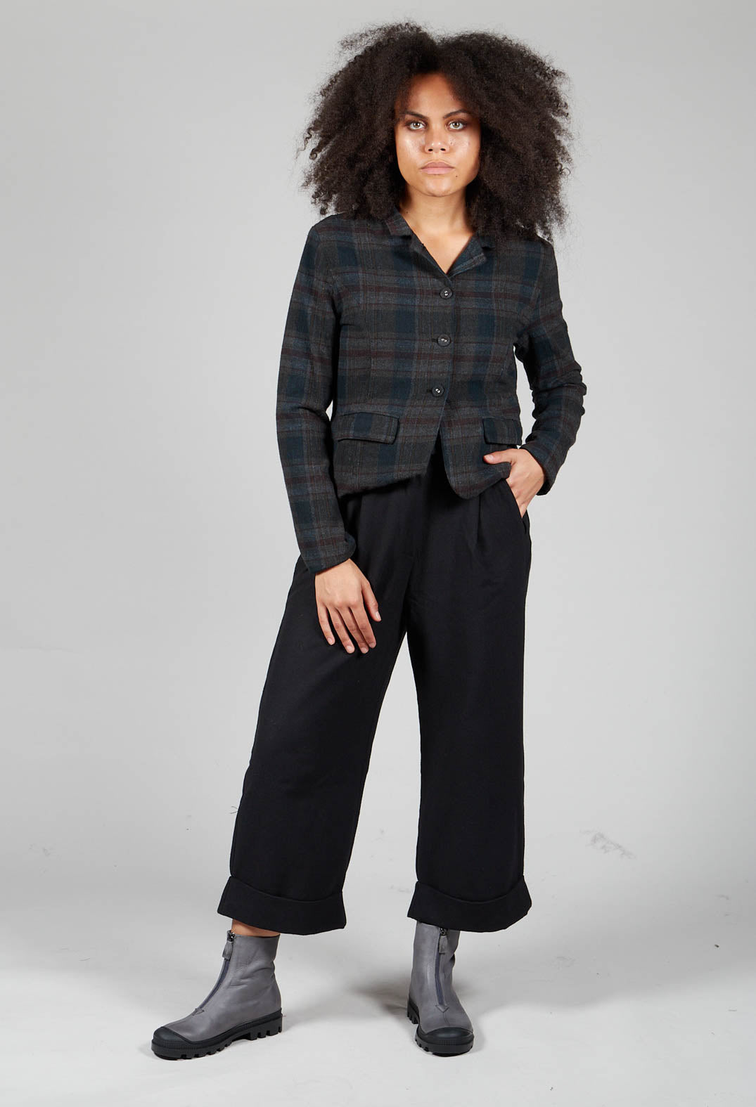 Pleated Slacks in Black