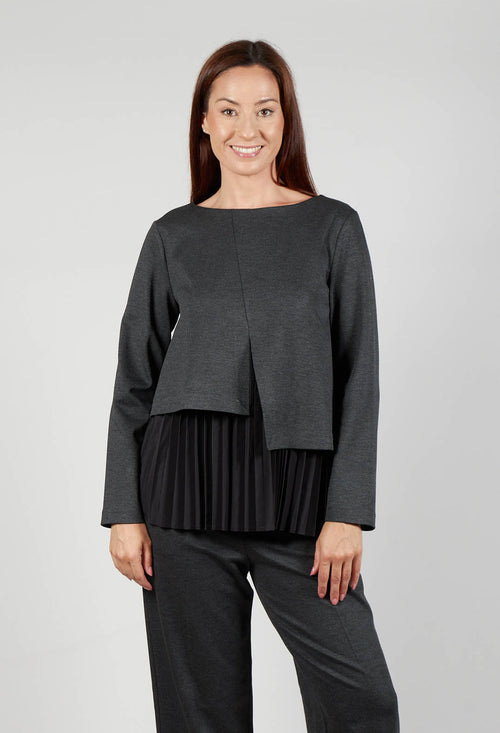 Pleated Top with Overlay in Antracite and Nero