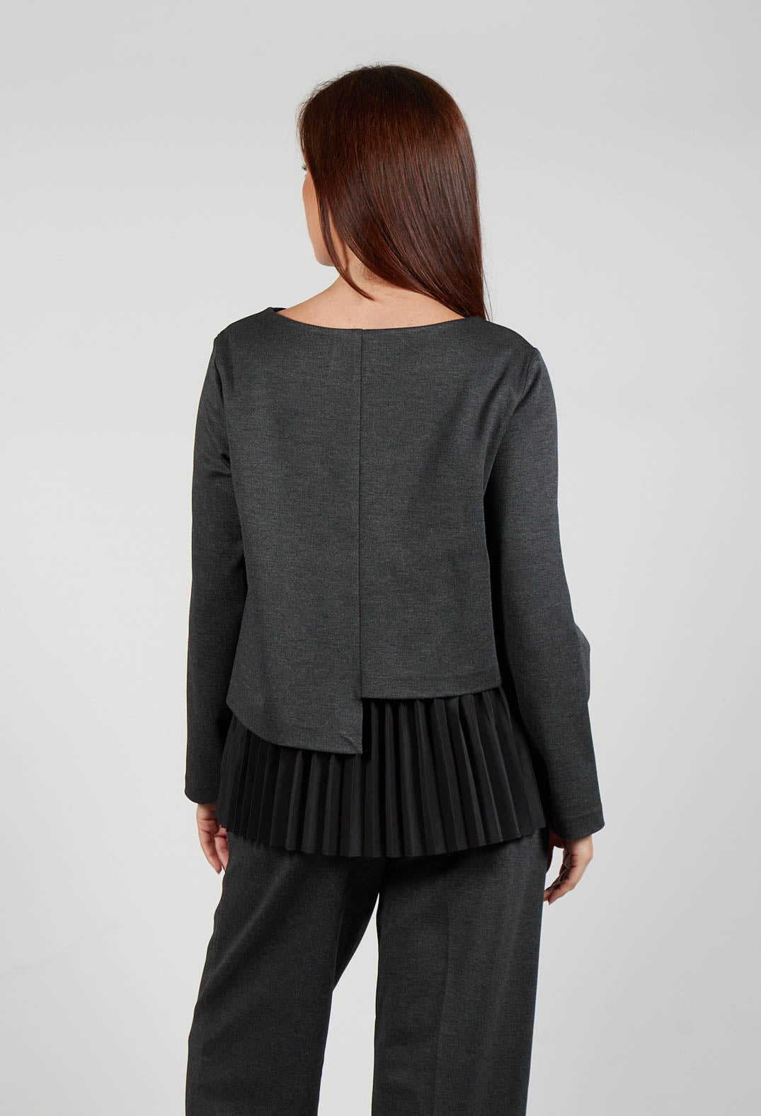 Pleated Top with Overlay in Antracite and Nero