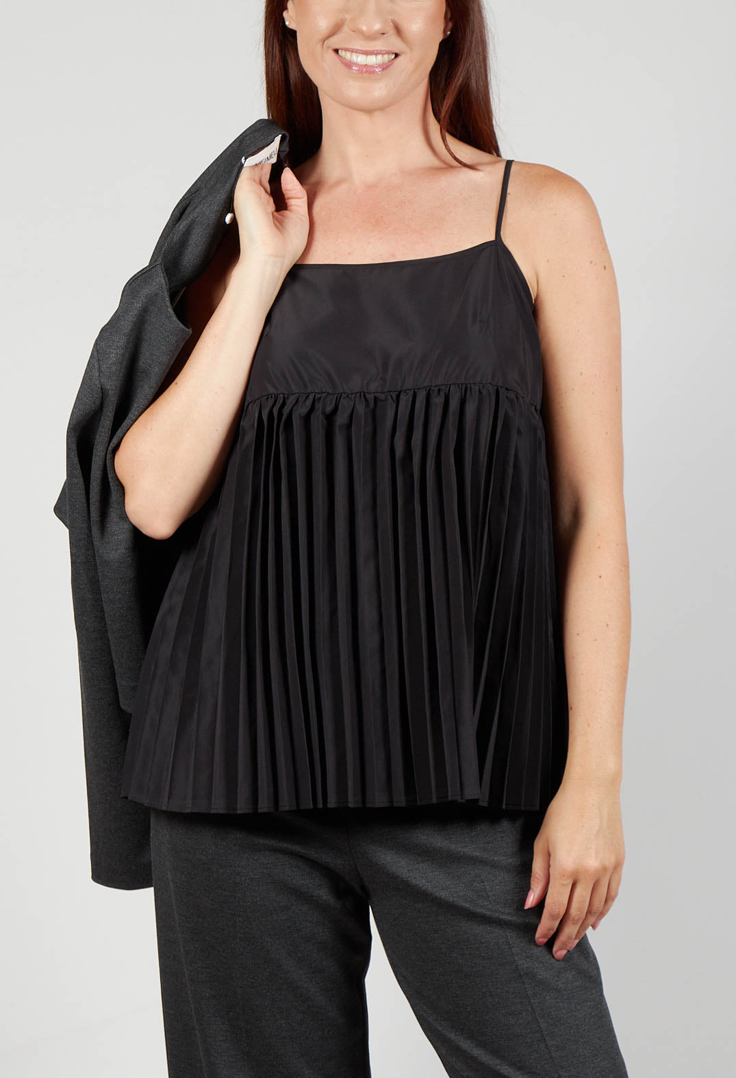 Pleated Top with Overlay in Antracite and Nero