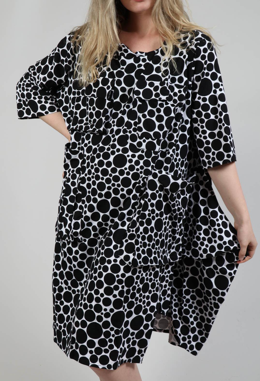 Pocket Dress in White with Black Pois