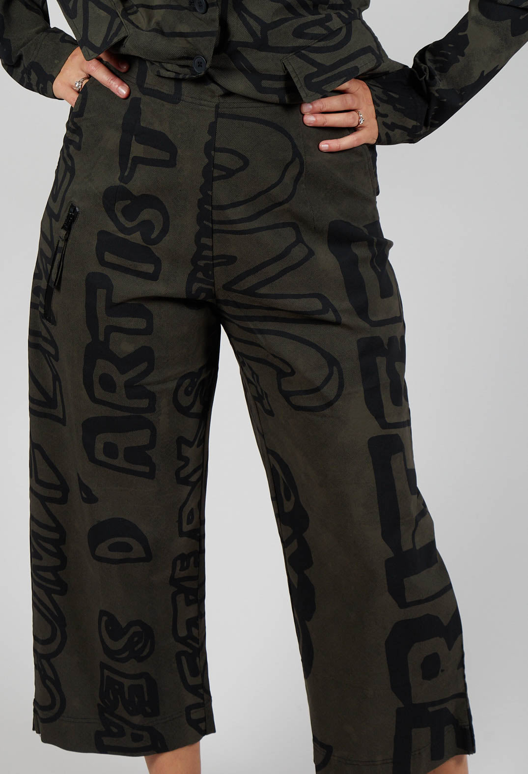 Pull On Straight Leg Trousers in Jungle Big Print