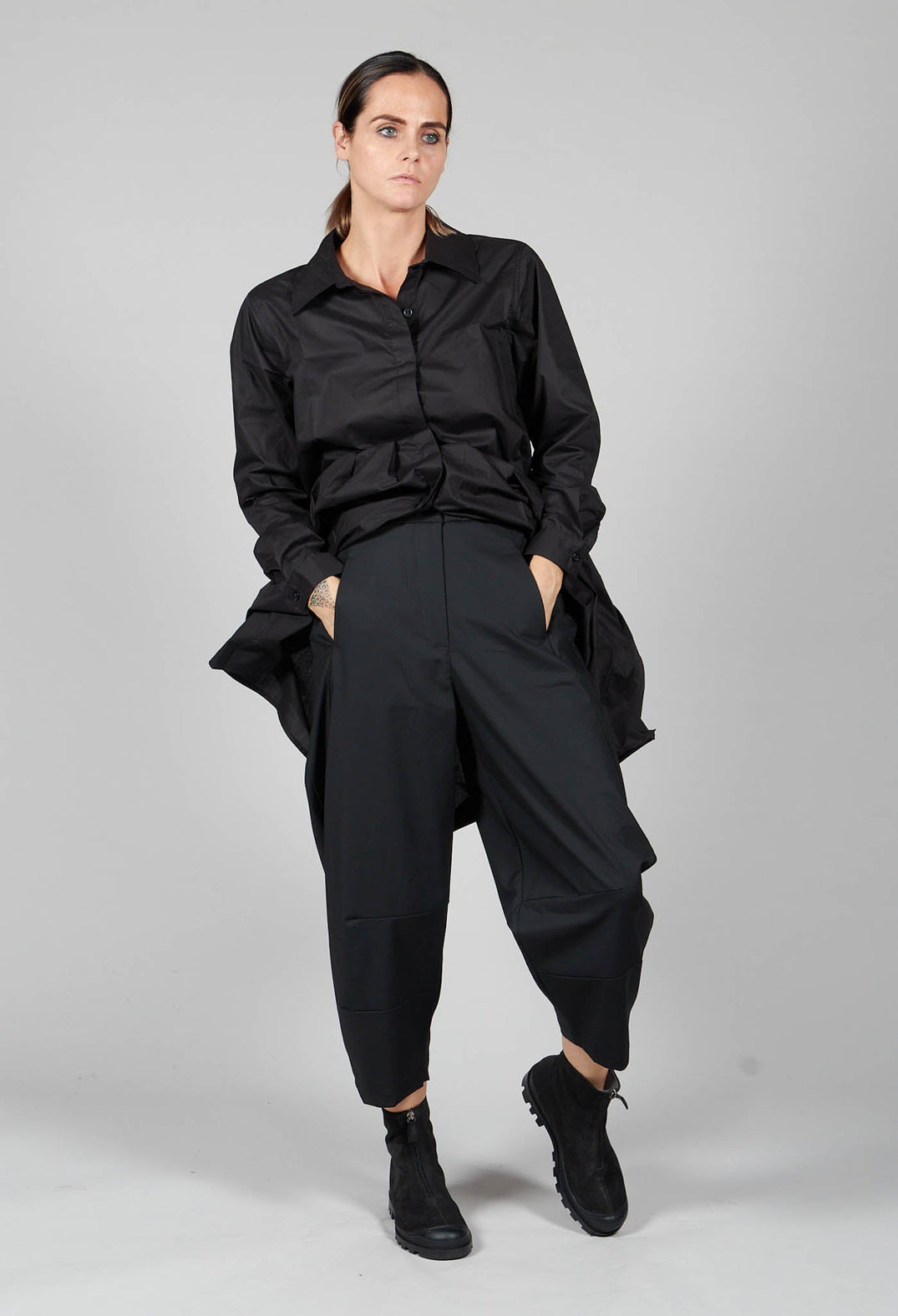 Rolled up Capri Trouser in Black