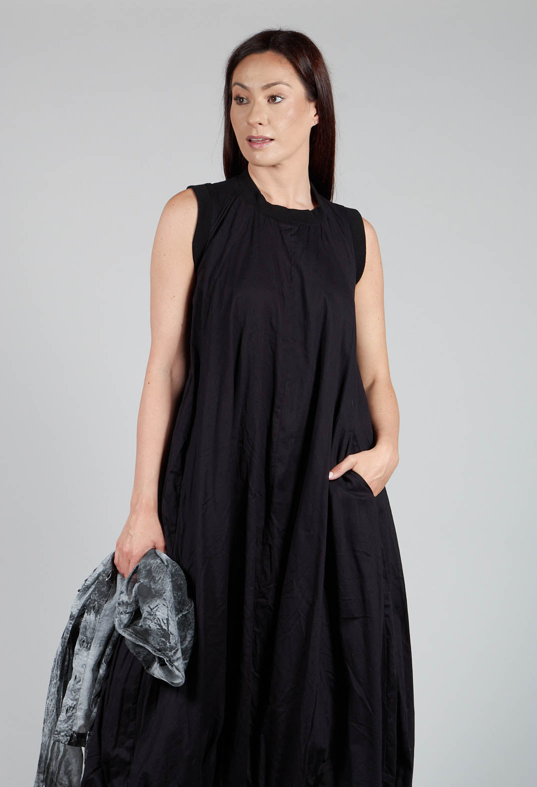 Sleeveless Maxi dress in Black