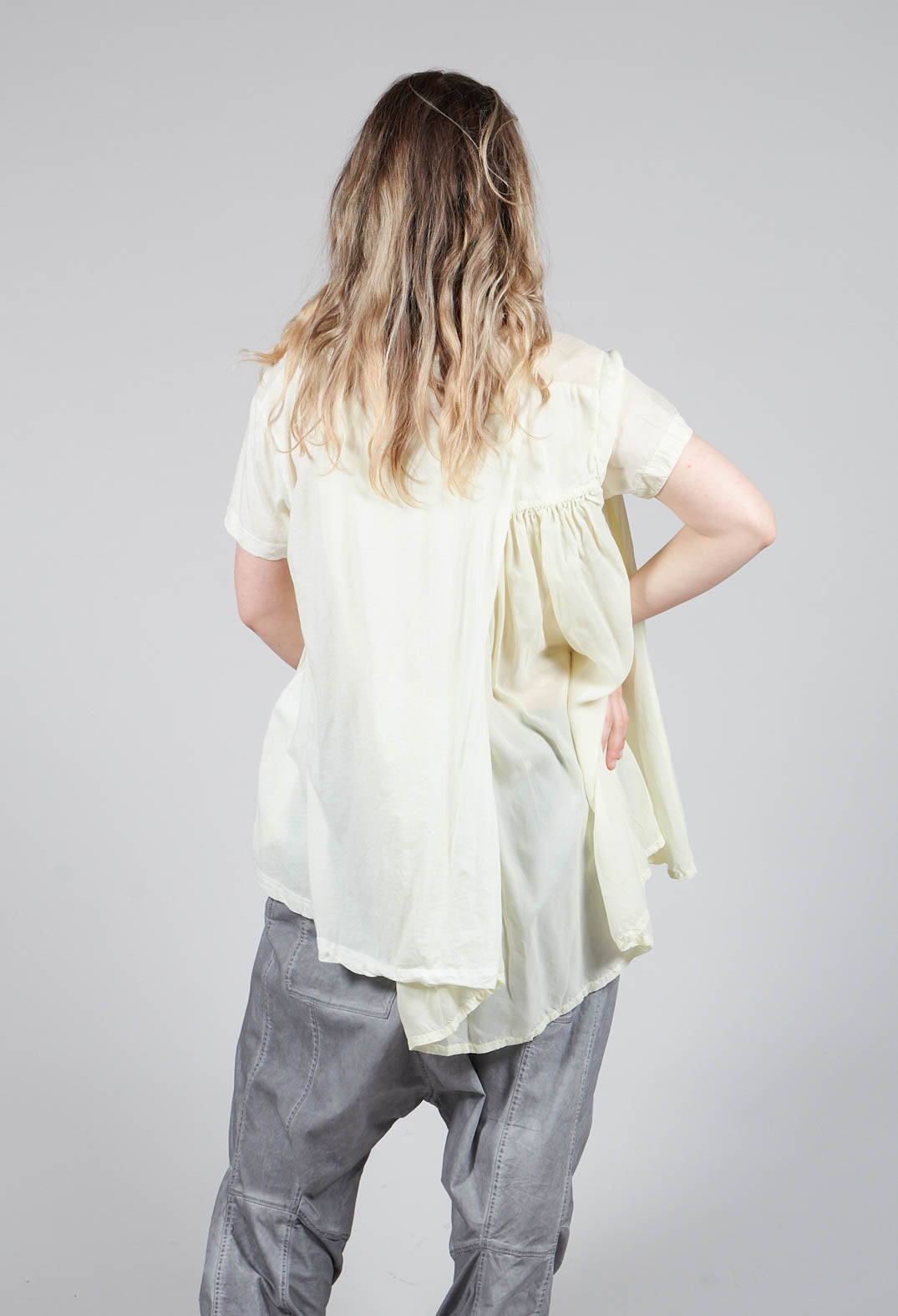 Mullet Back T-Shirt in Lilly 10% Cloud