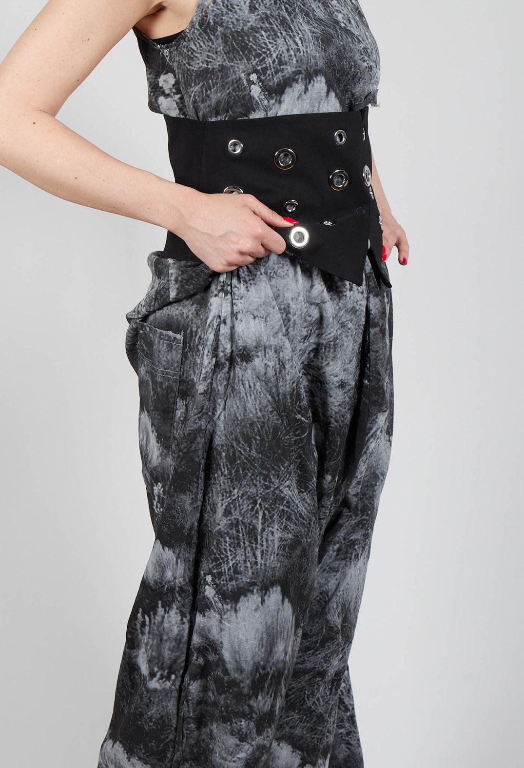 Low Crotch Pull on Trousers in Steppe Black