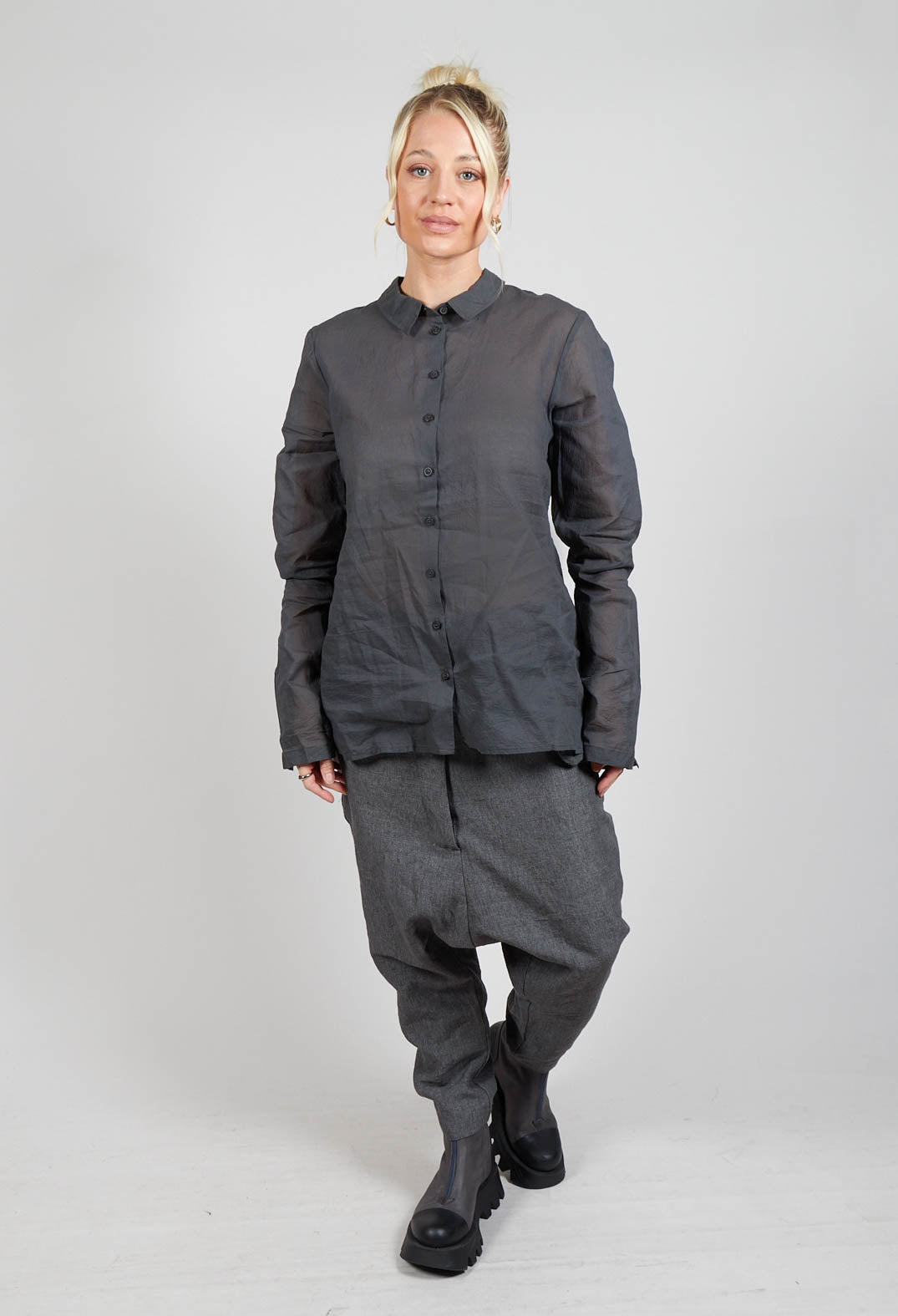 Sheer Shirt in Coal Cloud Stiff