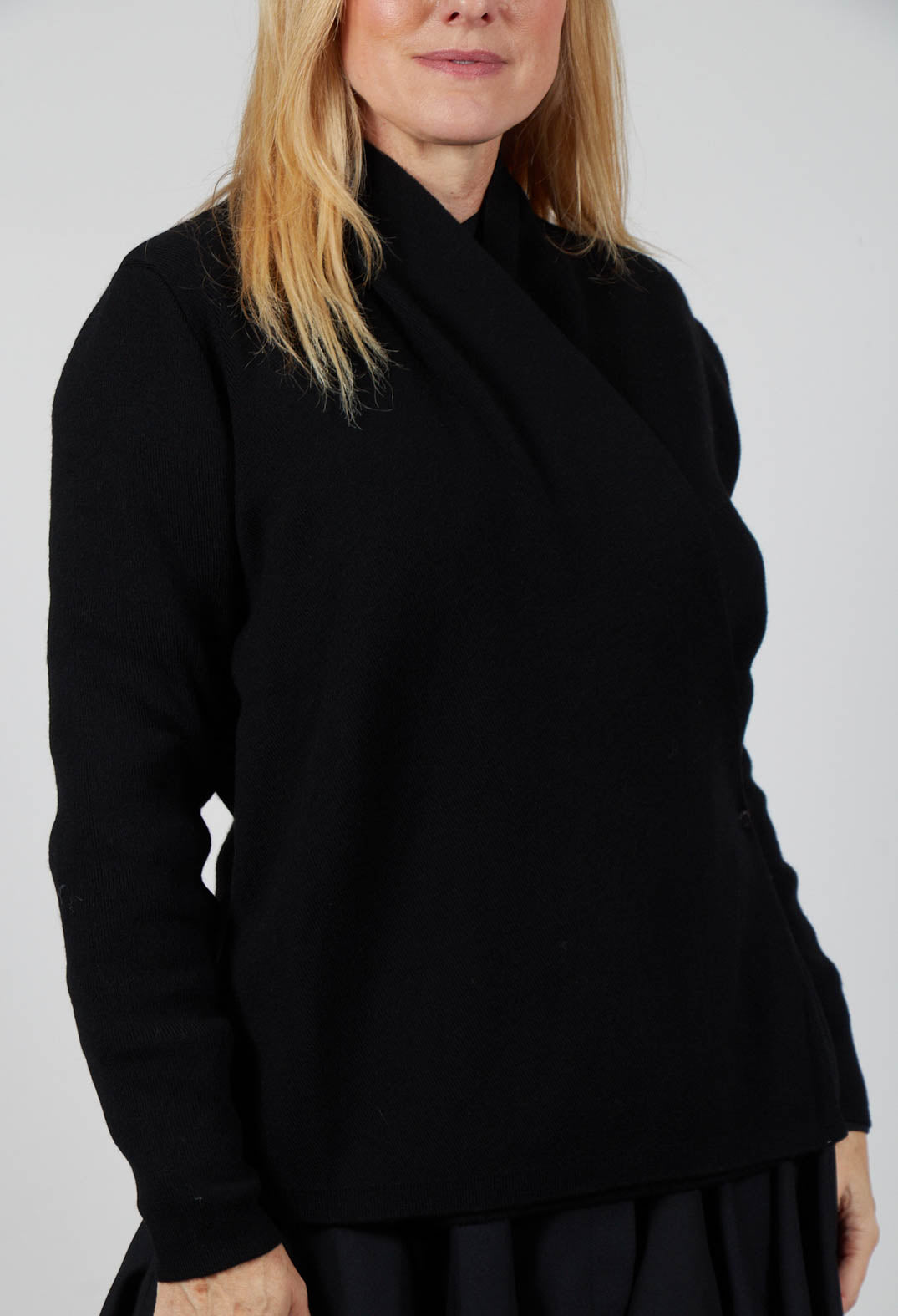 Side Fasten Cardigan in Nero