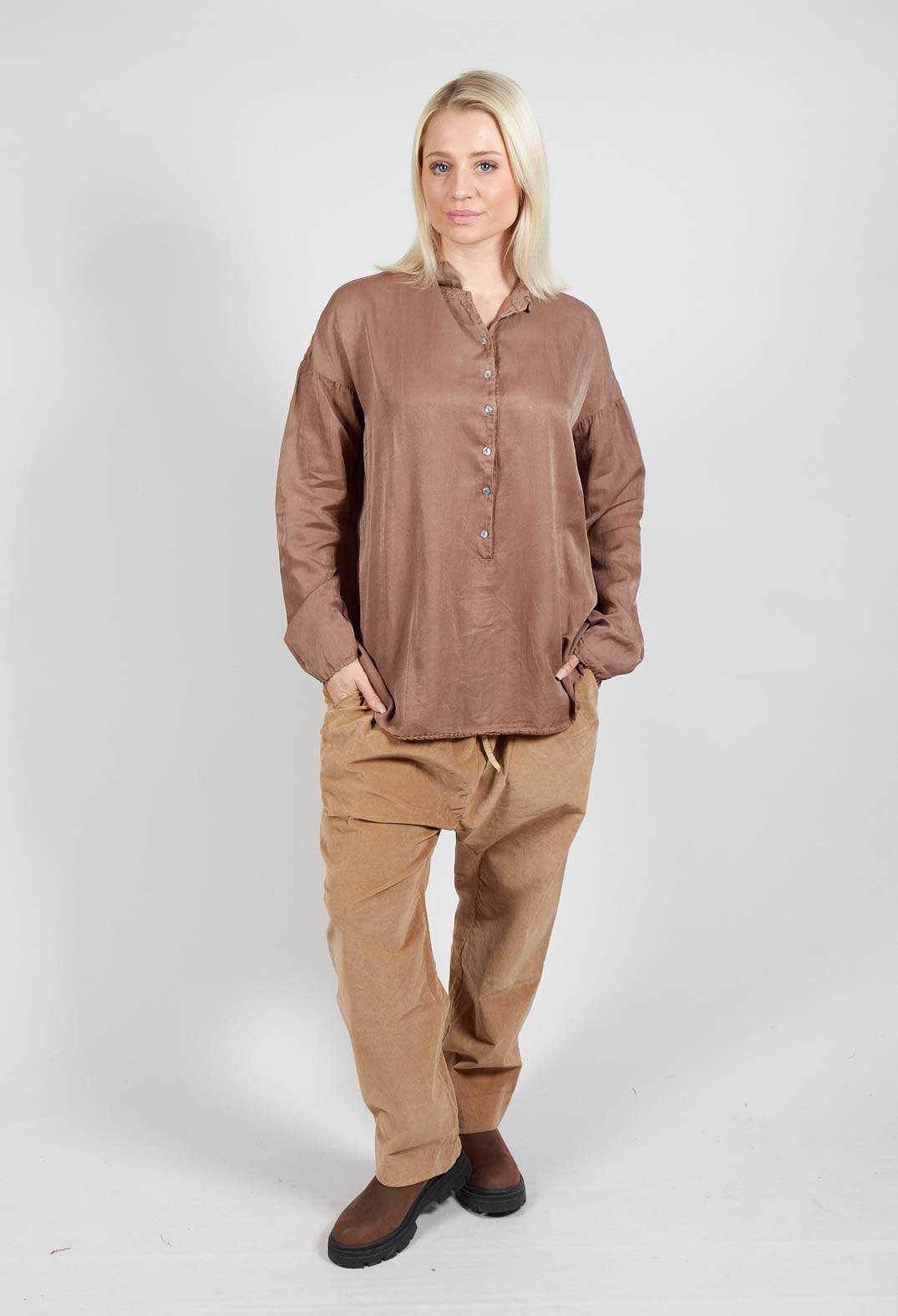 Silk Collar Shirt in Nut