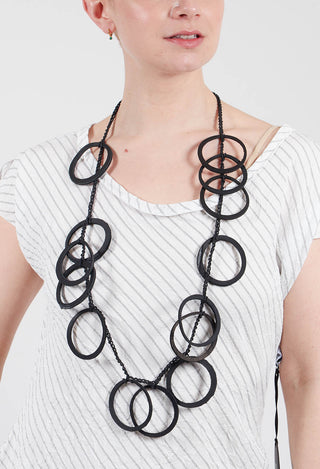 Simo Necklace with Circular Pendants in Black