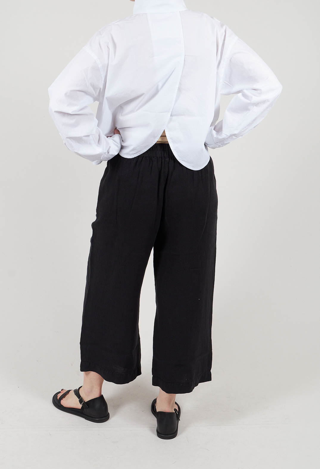 Skara Pants in Black